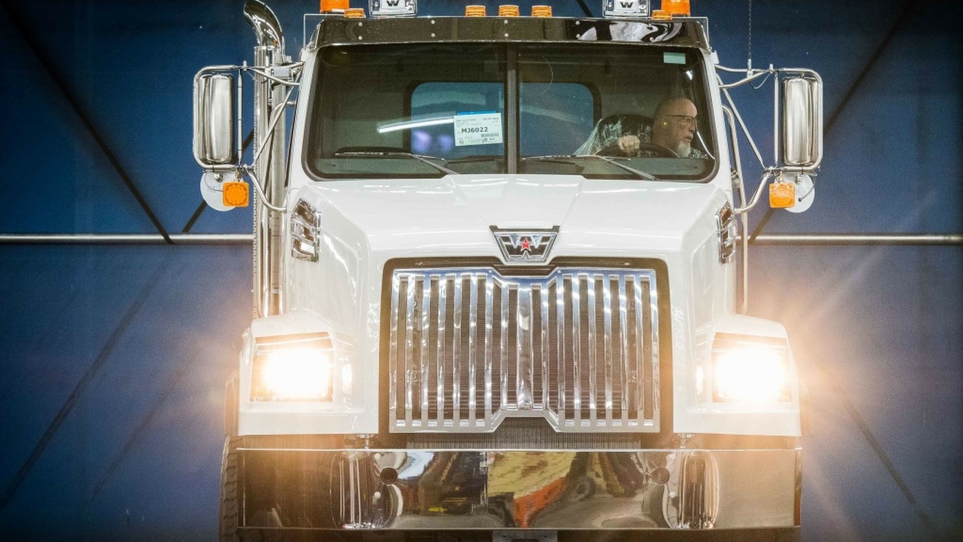 Slideshow Bild - Daimler Trucks liefert 200.000sten Western Star aus
